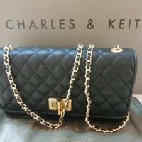 ราคา CHARLES&KEITH  Quilted Turn-Lock Clutch 2016 (สินค้าหิ้วจากสิงคโปร์) (743643923)