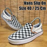 ราคา Vans Slip On รองเท้าผ้าใบมือสอง (2893932440)