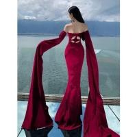 ราคา เดรสแดงออกงาน เดรสแดง ฝรั่งเศสวินเทจแสดงผลผอมกลับกลวงออกจัดเลี้ยงอารมณ์สีแดงชุดเกาะอกพรีเมี่ยม Flow Ribbon ชุดราตรี (22862649824)