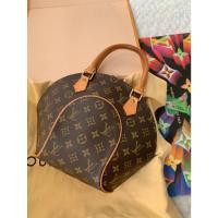 ราคา Louis Vuitton Ellipse PMLouis Vuitton Ellipse PM (28024689529)