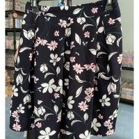 ราคา กระโปรงทรงเอ ลายดอกสีดำมือสอง สภาพดี (27737330090)