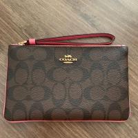 ราคา new coach แท้ คล้องมือ L 1 ซิป (1983740617)