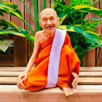 ราคา BRM-09หลวงปู่สรวง เทวดาเดินดิน ปัดระเบิดให้กลายเป็นผุยผง สีกายเนื้อแต่งผ้าจีวรจริง ขนาด 5 นิ้วสูง 7 นิ้วและไฟเบอร์เรซิ่น (23869951943)