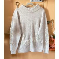 ราคา ส่งต่อ เสื้อสเวตเตอร์ไหมพรม คอตั้ง แบรนด์ N'Or Label สีเทาครีม สีผสม ดีเทลปักลายผ้าลูกไม้ แขนยาว กันหนาว มือสอง (25637173544)