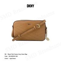 ราคา DKNY กระเป๋าสะพายข้าง รุ่น Bryant Park Camera Cashew Bags Code: R31ENF39 CSH (25873391461)