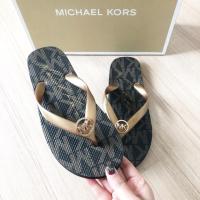 ราคา รองเท้ามือสอง MK Michael Kors s.37 Like new authentic% ใส่สบายๆ อะไหล่ทองเงาวิ้ง (1643184784)