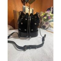 ราคา ORYANY กระเป๋าผ้ากำมะหยี่ทรงขนมจีบมือสอง (22448321744)