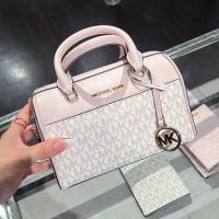 ราคา ️ แท้ % Michael Kors XS Duffle Crossbosy Bag ทรงหมอน (28852112137)