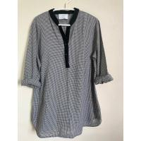 ราคา เสื้อเชิ้ตคอจีนลายสก็อตสีดำเทามือสอง (29686675589)