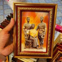 ราคา กรอบรูปภาพ พระสุพรรณกัลยา พระนเรศวร ขนาด 13x18 ซม.ภาพมงคล ห้อยแขวนผนังหรือตั้งโต๊ะ เป็นของขวัญ ของที่ระลึก (27163352946)
