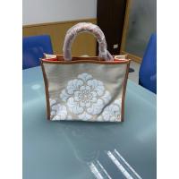 ราคา New!!! Estee Lauder Cream & Tan Tote Bag ขนาด 12” x 10.5” x 4” x 5” (14096365441)