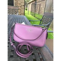 ราคา พอชสีม่วง Coach Top Handle Pouch (1302351878)
