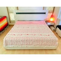 ราคา ผ้านวม ขนาด 6ฟุต สีขาวลายดอกวินเทจสีชมพู ด้านบนมีระบายปักลาย EVEZARY ยี่ห้อ EVEZARY มือสองขายตามสภาพ เกาหลีแท้ (22862545315)