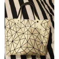 ราคา กระเป๋า Bao Bao มือ2 สภาพดี (241560331)