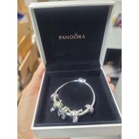 ราคา PANDORA ของแท้100% สร้อยข้อมือพร้อมชาร์ม (25720775870)