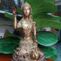 ราคา พระบูชา พระแม่นางกวัก หลวงปู่หงษ์ พรหมปัญโญ วัดเพชรบุรี สุสานทุ่งมน จ.สุรินทร์ ปี 2546 รุ่นโชคลาภมหาเศรษฐี (19873746474)