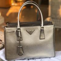 ราคา Prada saffiano lux 30 รุ่น 2 zip limited (4424061792)