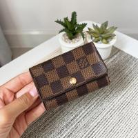 ราคา LV Key pouch มือสองของแท้ค่ะ (รบกวนทั่กแชทก่อนสั่งค่ะ) (18865046639)