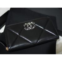 ราคา [NEW] Chanel 19 Medium Zip Wallet หนังแกะ ของแท้ 100% ซื้อจากโคเปนเฮเก้น มีกล่องครบ ของใหม่มือหนึ่ง (17497358712)