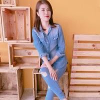 ราคา เสื้อเชิ้ตแขนยาวยีนส์เทียมฟอกสี แต่งหมุดหัวไหล่ กระดุมมุก (2070441733)