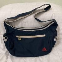 ราคา Adidas กระเป๋าสะพาย มือสอง ของแท้ 100% (19824601932)