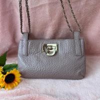 ราคา DKNY crossbody แท้ มือสอง หนังแท้ทั้งใบ (21789988128)