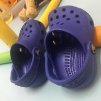 ราคา รองเท้า crocs เด็ก มือสอง (1208600009)