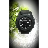 ราคา นาฬิกายาง Nixon สีดํา (10915997807)