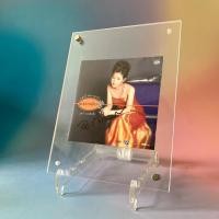 ราคา (พร้อมส่ง) ลายเซ็นสด ของแท้ CD ซีดีเพลง: อรวี สัจจานนท์ — อัลบั้ม ค่าควรเมือง ชุด 1 แว่วเสียงซึง [signed cd] (41505313022)