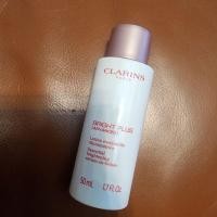 ราคา clarins bright plus advanced essential brightening serum in lotion (43055485851)