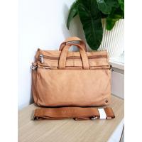 ราคา กระเป๋ามือสอง แบรนด์ Mandarina duck หนังแท้สีน้ำตาลส้ม งานถือ+สะพาย สายยาวเดิม อยู่ทรงตั้งได้ หนังมีรอยใช้งาน หูตั้ง (22957858502)