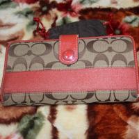 ราคา กระเป๋า​สตางค์​Coach​ ใบ​ยาว​ มือสอง​ แท้​​ (1598127476)