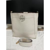 ราคา Tory Burch แท้มือสอง กระเป๋าทรงช้อปปิ้ง สีขาว แบรนด์เนมแท้มือสอง สภาพดี พร้อมใช้งาน (12828778808)