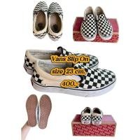 ราคา Vans Slip On ตาราง ของแท้100%มือสอง (28275683748)