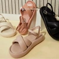 ราคา #ส่งต่อ ของใหม่ รองเท้าshu เบอร์ 38 รองเท้ารัดส้น นุ่มนิ่ม BEDDY CROSS STRAPS (28409479728)