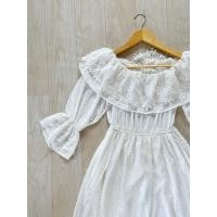 ราคา เดรสลูกไม้สีขาวปาดไหล่ งานป้ายเกาหลี (17093874118)