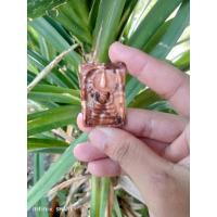 ราคา พระสมเด็จวงพระจัทร์แกะสลักจากหินพระธาตุเขาสามร้อยยอด (23646464081)