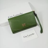 ราคา Guy Laroche แท้!! กระเป๋าสตางค์ผู้หญิงใบกลาง สามพับ สีเขียว หนังลาย อะไหล่สีทอง หนังแท้100% (23282525186)