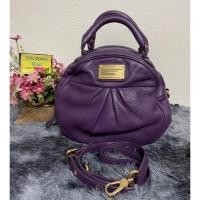 ราคา Marc Jacobs กระเป๋าหนังแท้ สีม่วง โลโก้เหล็ก CY125 (13430346559)