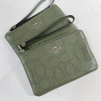 ราคา ✨Coach กระเป๋าสตางค์คล้องมือใบสั้น ไซส์ S 1 ซิป (12126922335)