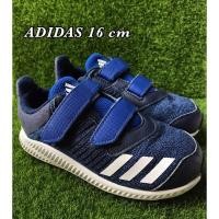 ราคา รองเท้าเด็กมือสองสภาพดี Adidas 16 cm (22545383509)