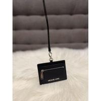 ราคา Michael Kors ที่ใส่บัตรมือ2 สภาพสวย (28278648970)