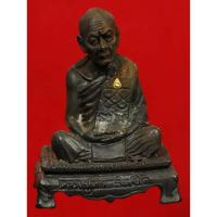 ราคา รูปหล่อนั่งโต๊ะหมู่ ครบ8รอบ หลวงปู่ทิม วัดละหารไร่ จ.ระยอง ปี2518 (2228707043)