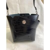 ราคา charles & Keith Wristlet Handle Bucket Bag (8432959174)