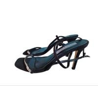 ราคา Charles and Keith รองเท้าส้นสูง (29469056594)