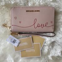 ราคา กระเป๋าสตางค์ Michael kors สีชมพูนู๊ดสวยๆ (มือ2) สภาพใหม่มาก (5439167247)