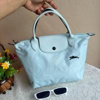 ราคา Longchamp แท้ มือสอง ฐาน 9 นิ้วสูง 8.5 นิ้ว สภาพดี สวย หูจับหนังแท้ ผ้าไม่มีบวม มีร่องรอยมือสองทั่วไป (26152959529)