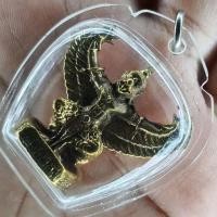 ราคา พระอุปคุตจกบาตรหลังพญาครุฑ เนื้อทองเหลือง เลี่ยมกรอบ (4387378409)