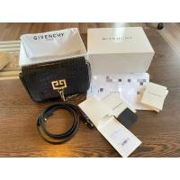 ราคา กระเป๋า Givenchy Mini Pocket หนังแท้ Croc อะไหล่ทอง (used fair) แบรนด์เนมมือสอง (29020882579)
