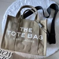 ราคา #ส่งต่อ ของแท้ Marc Jacob The Tote Bag mini สีเขียวกากี พร้อมสาย crossbody และการ์ด (16213119748)